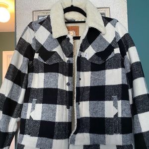 Levi’s white & black buffalo plaid